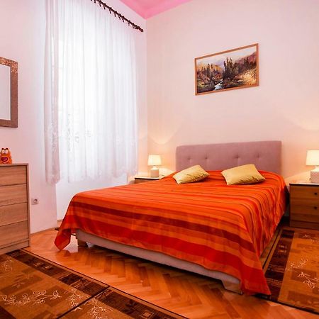 Emanuel Apartman Póla Kültér fotó
