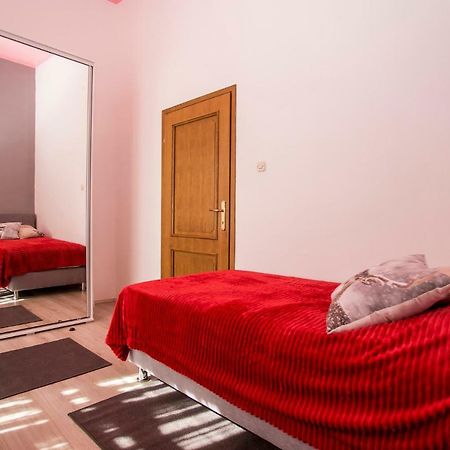 Emanuel Apartman Póla Kültér fotó