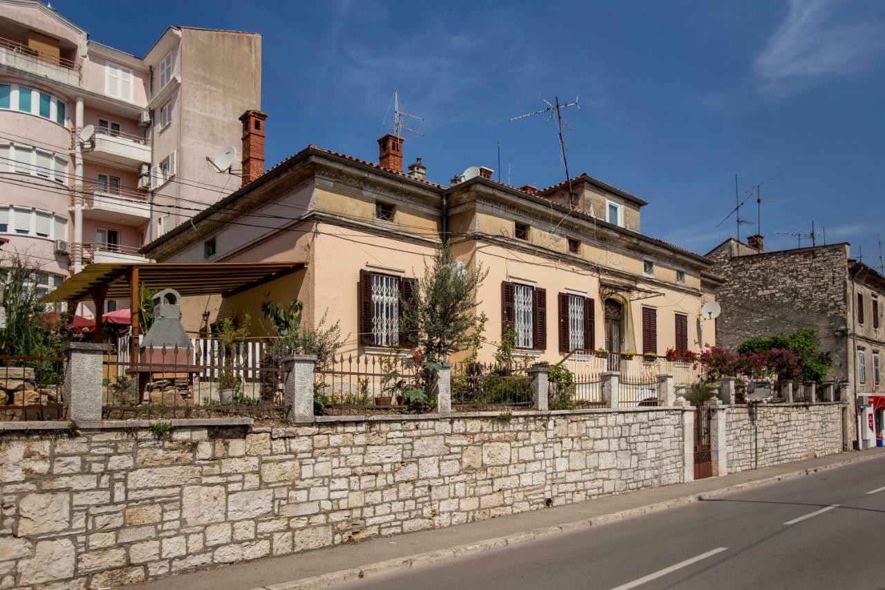 Emanuel Apartman Póla Kültér fotó