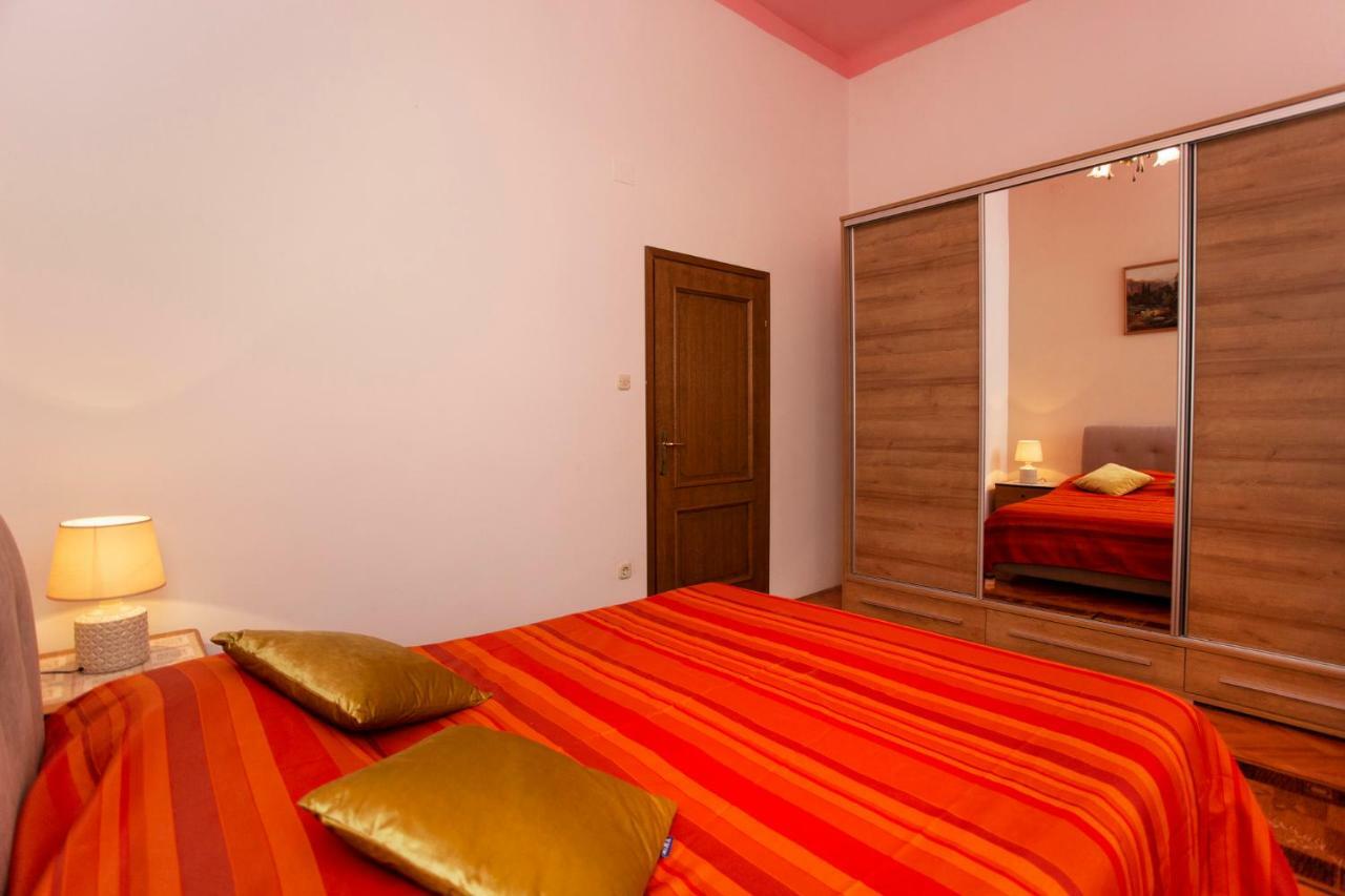 Emanuel Apartman Póla Kültér fotó