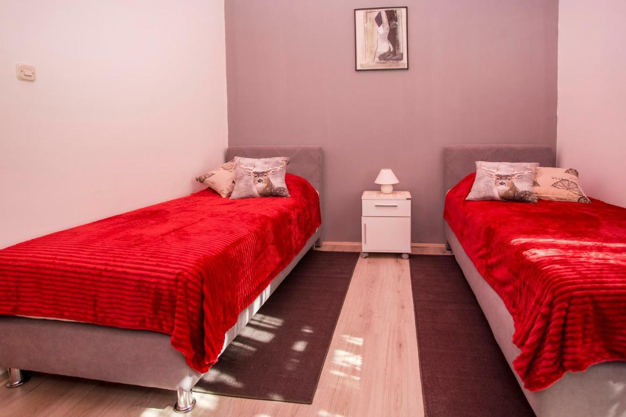 Emanuel Apartman Póla Kültér fotó