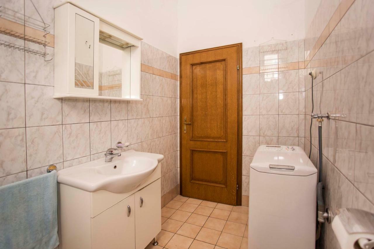 Emanuel Apartman Póla Kültér fotó