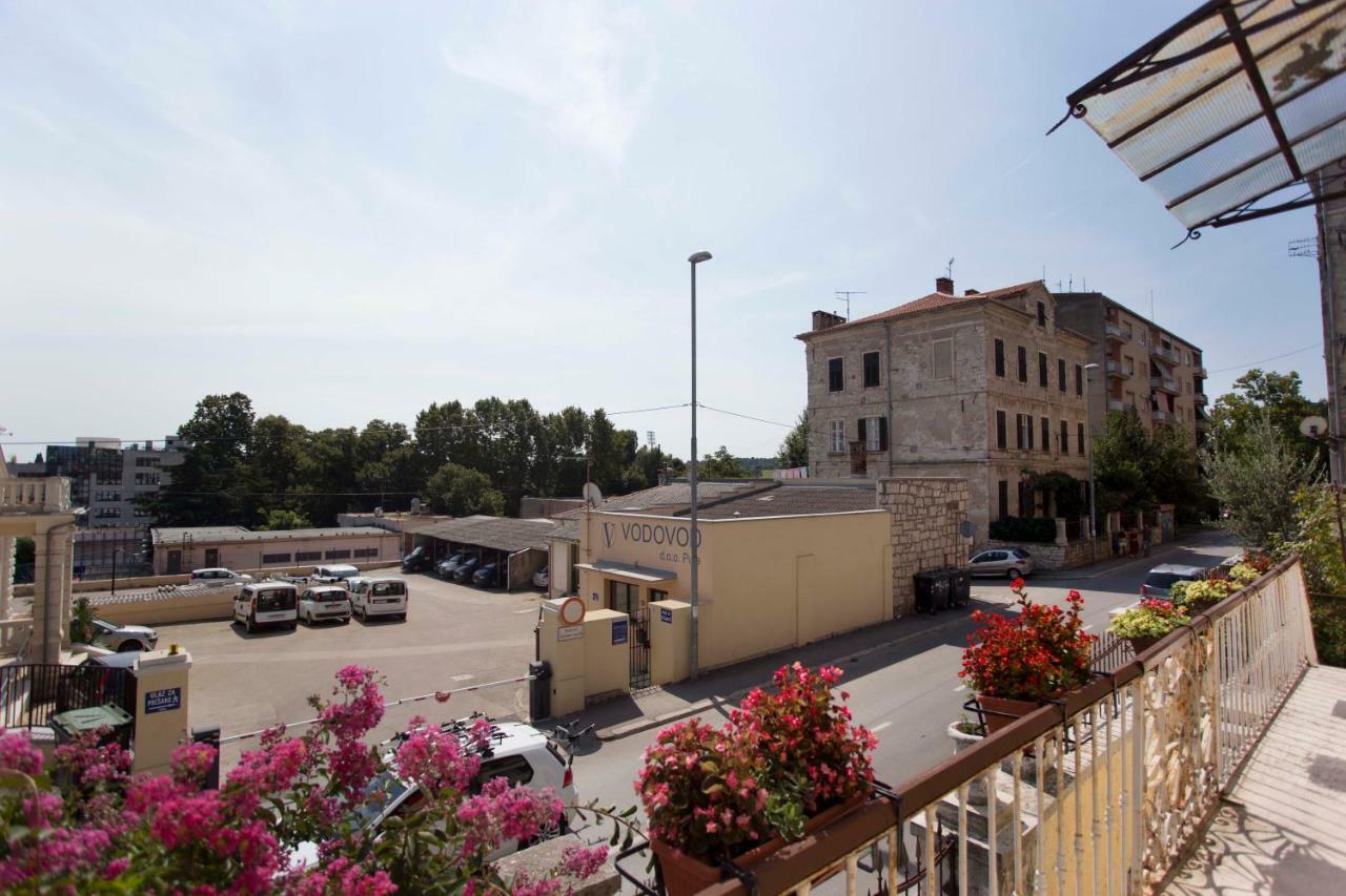 Emanuel Apartman Póla Kültér fotó