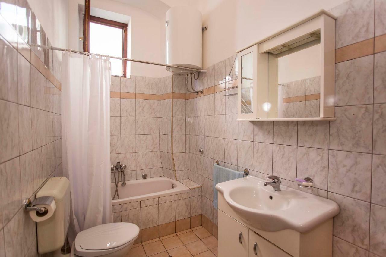 Emanuel Apartman Póla Kültér fotó