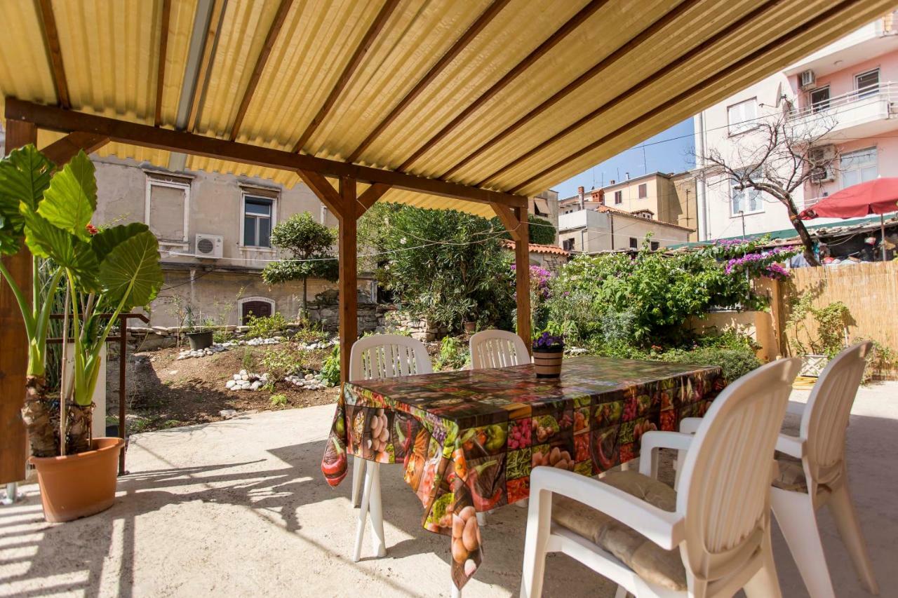 Emanuel Apartman Póla Kültér fotó
