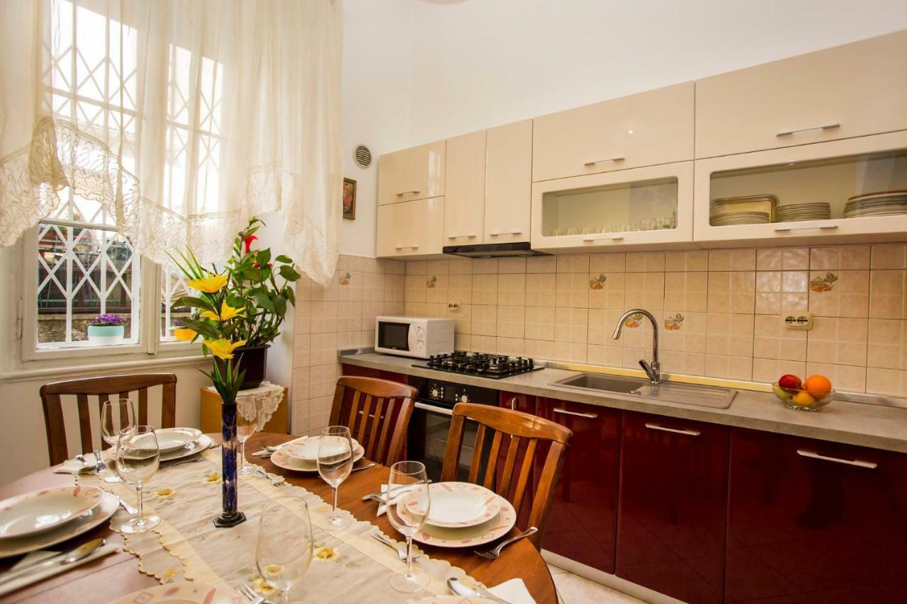 Emanuel Apartman Póla Kültér fotó