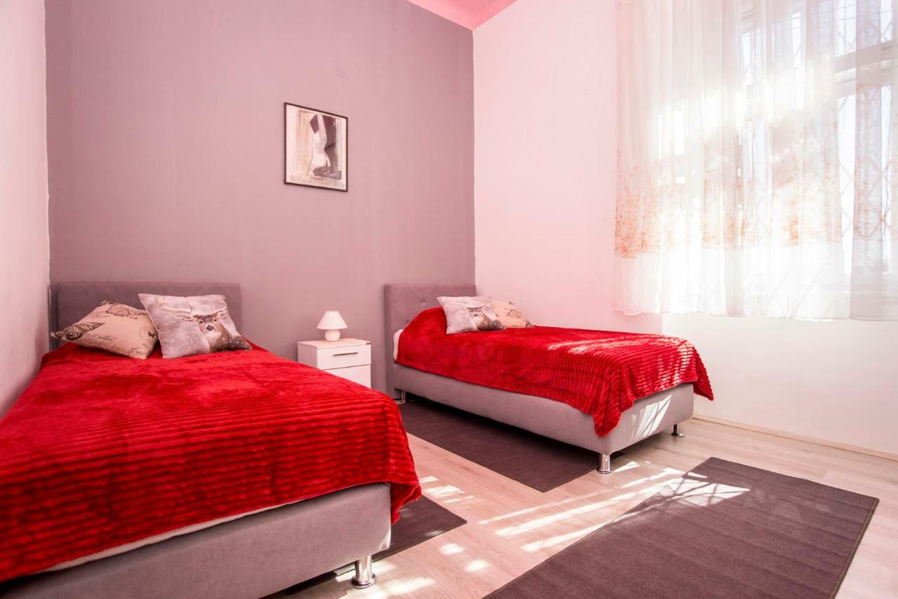 Emanuel Apartman Póla Kültér fotó