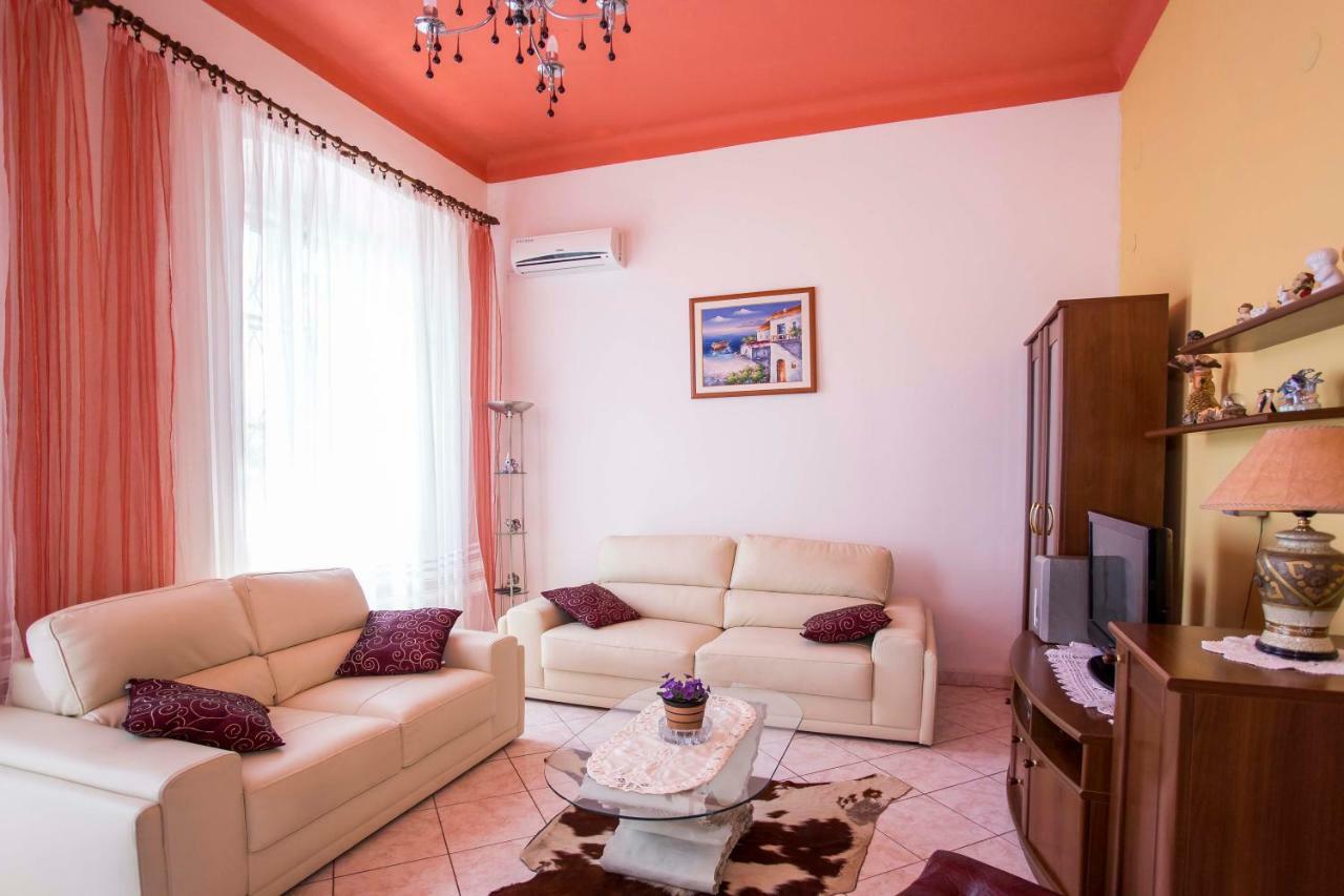 Emanuel Apartman Póla Kültér fotó