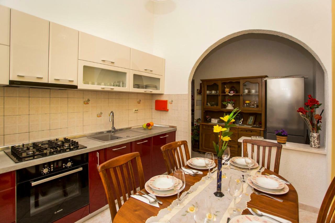 Emanuel Apartman Póla Kültér fotó