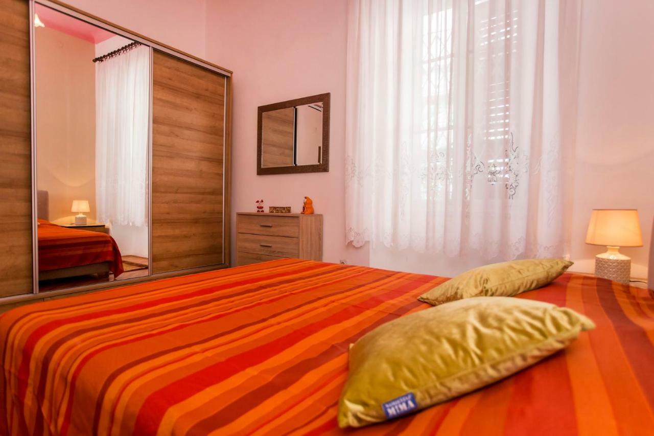 Emanuel Apartman Póla Kültér fotó