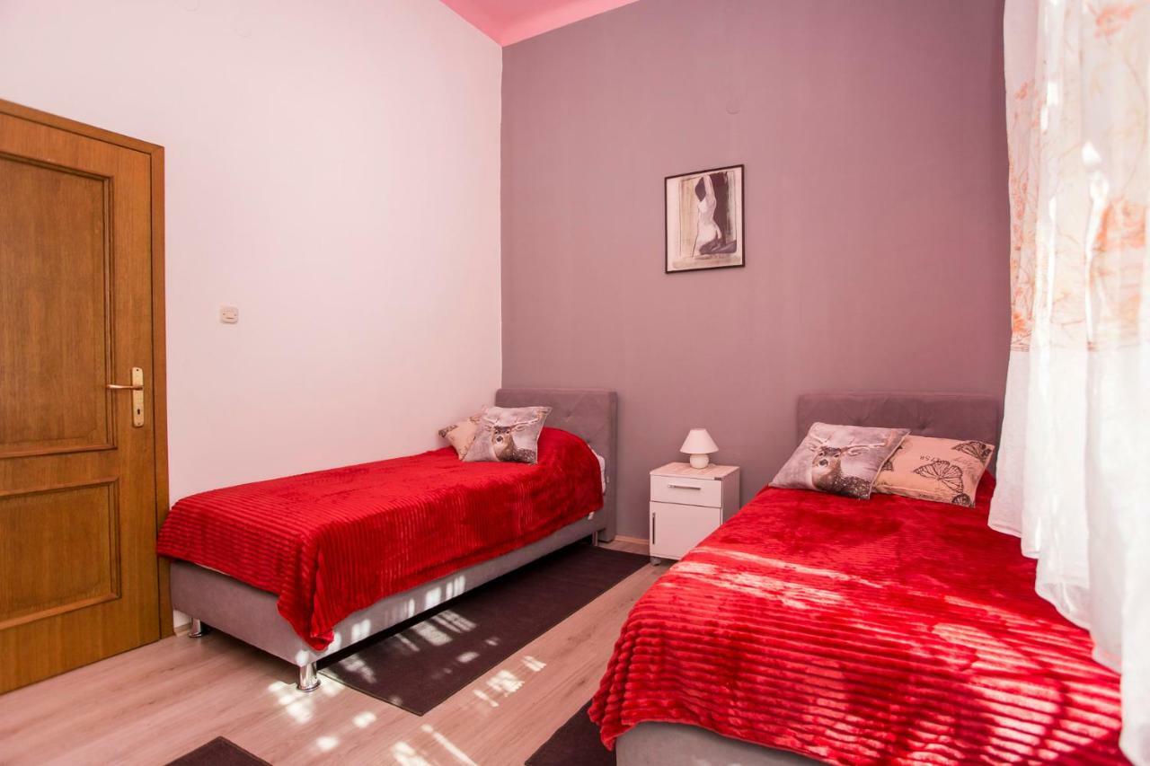 Emanuel Apartman Póla Kültér fotó